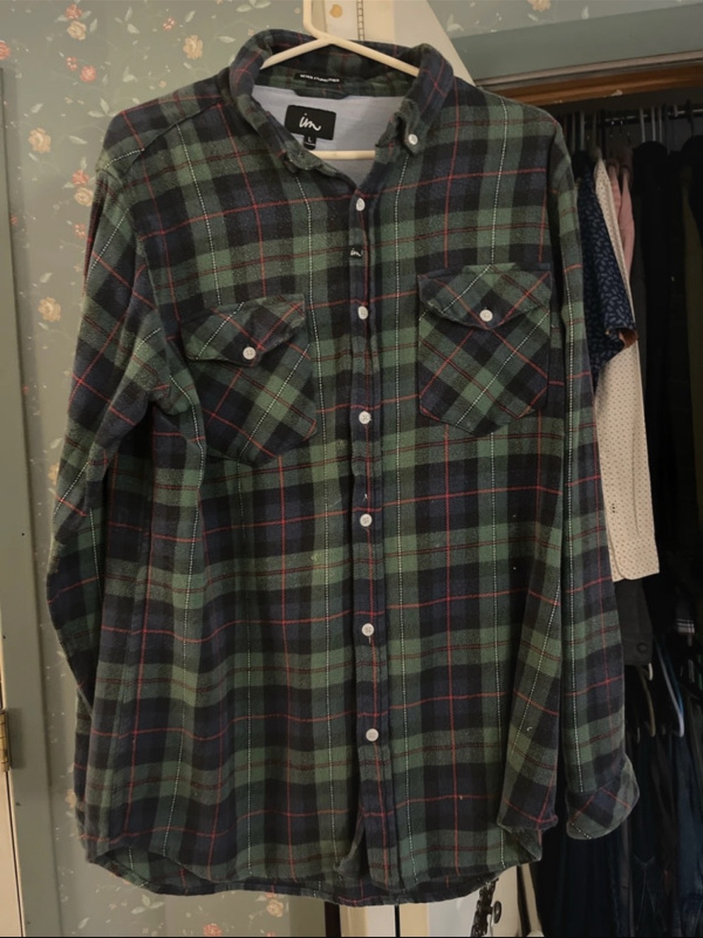 Im Green Plaid Button-Down Shirt - Casual Men's Flannel